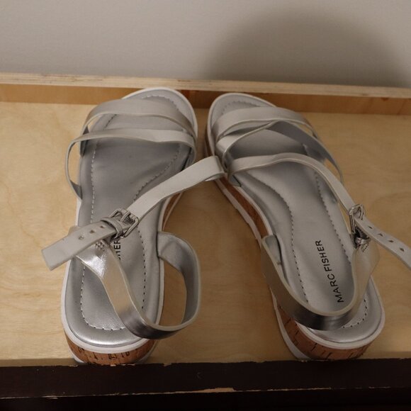 Marc Fisher Women's Goget Platform Sandals - Size 8 New - Picture 2 of 7